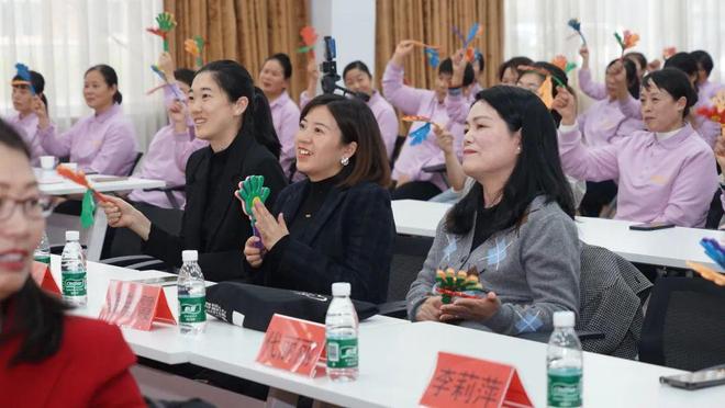 姨来了技能大赛暨第三季度最美家政人表彰大会圆满落幕开元棋牌做知识分子阿姨展巾帼家政风采2024年阿(图3)
