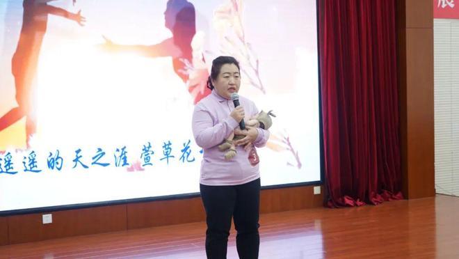 姨来了技能大赛暨第三季度最美家政人表彰大会圆满落幕开元棋牌做知识分子阿姨展巾帼家政风采2024年阿(图14)
